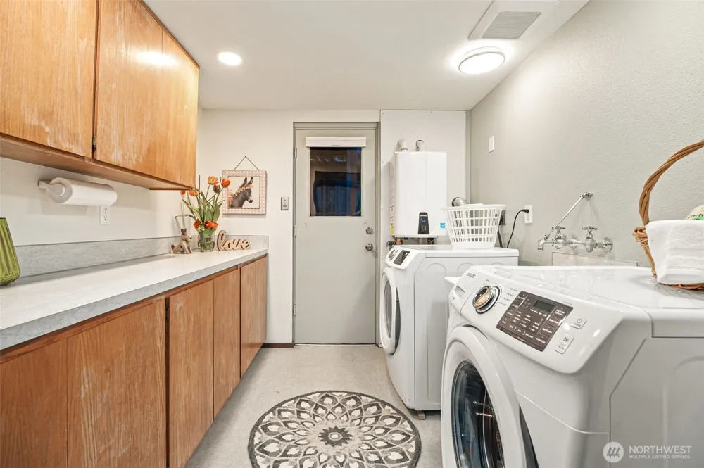 9032 NE 132nd Place Kirkland, WA 98034