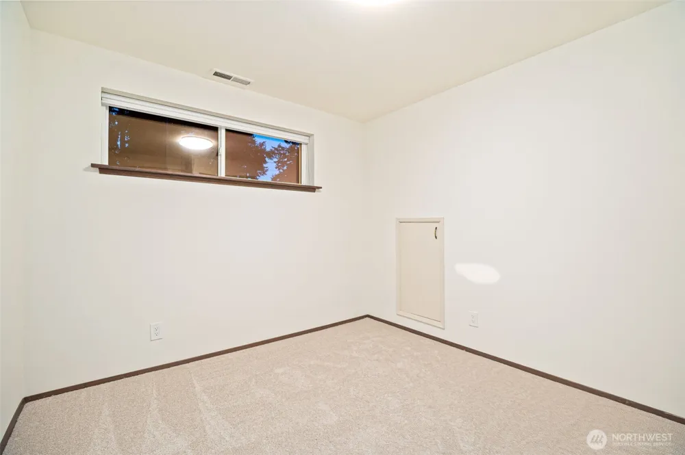 9032 NE 132nd Place Kirkland, WA 98034