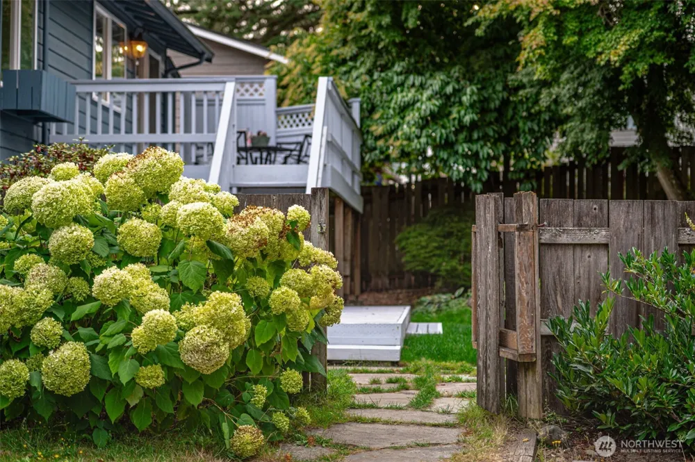9032 NE 132nd Place Kirkland, WA 98034