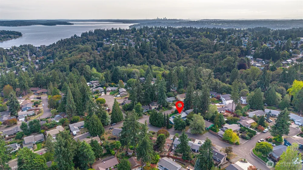 9032 NE 132nd Place Kirkland, WA 98034