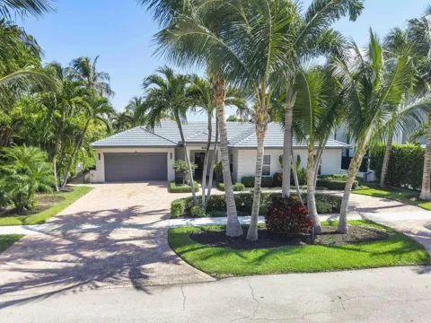 725 NE 36th Street