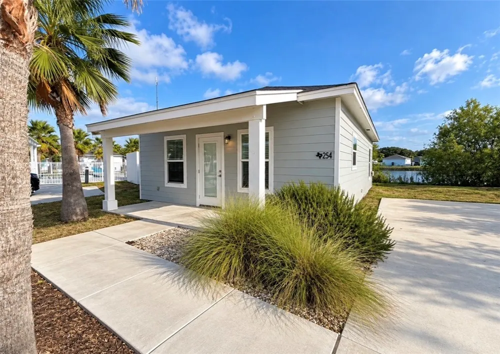 254 Oasis Circle #254 Rockport, TX 78382