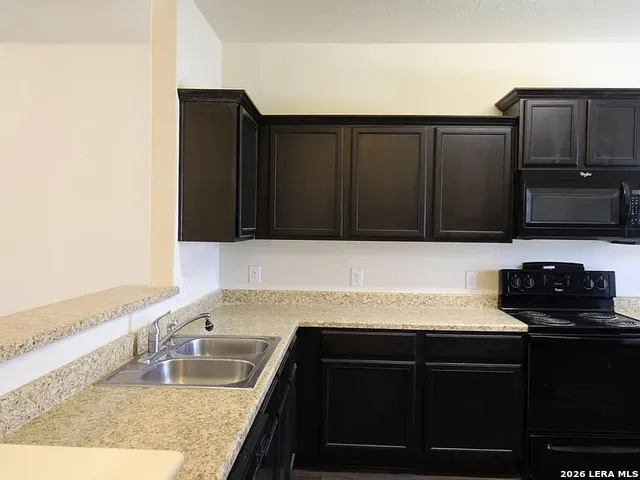 3907 Southton San Antonio, TX 78222