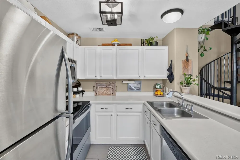 8377 S Upham Way #209 Littleton, CO 80128