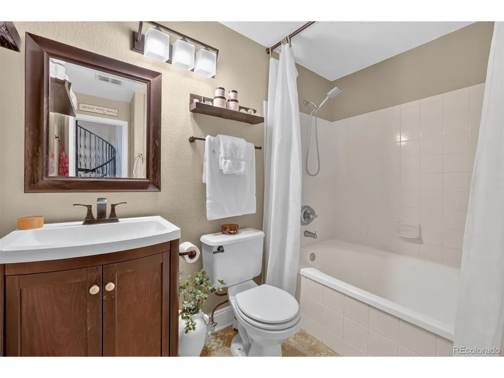 8377 S Upham Way #209 Littleton, CO 80128