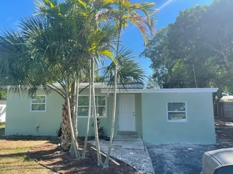 1448 NE 28TH STREET