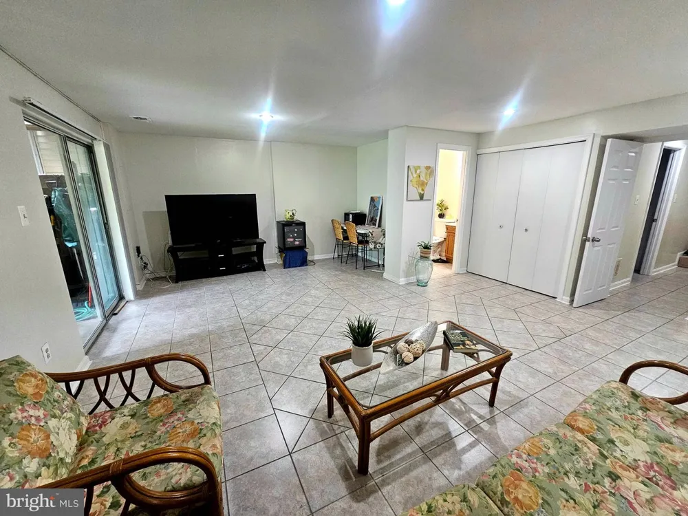 19 CASINO COURT Silver Spring, MD 20906
