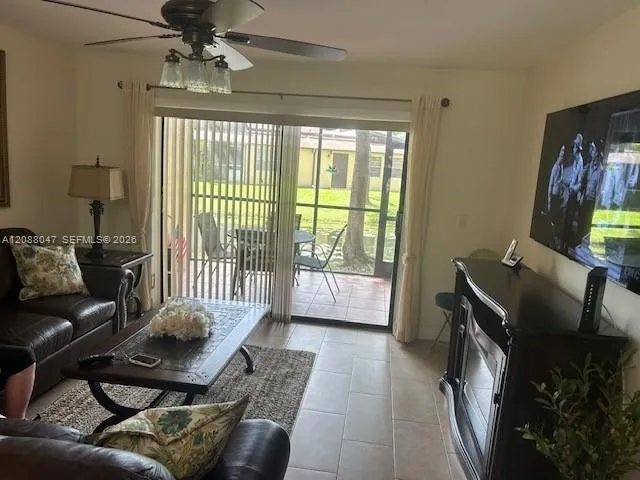 2 Briarwood Cir #112 Hollywood, FL 33024