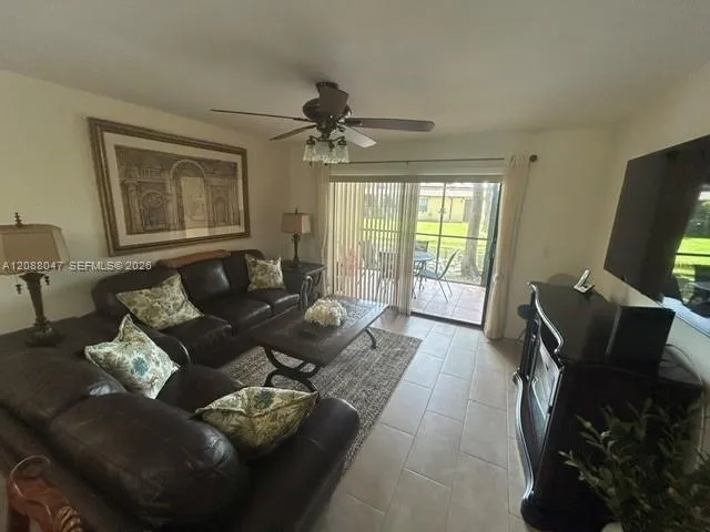 2 Briarwood Cir #112 Hollywood, FL 33024