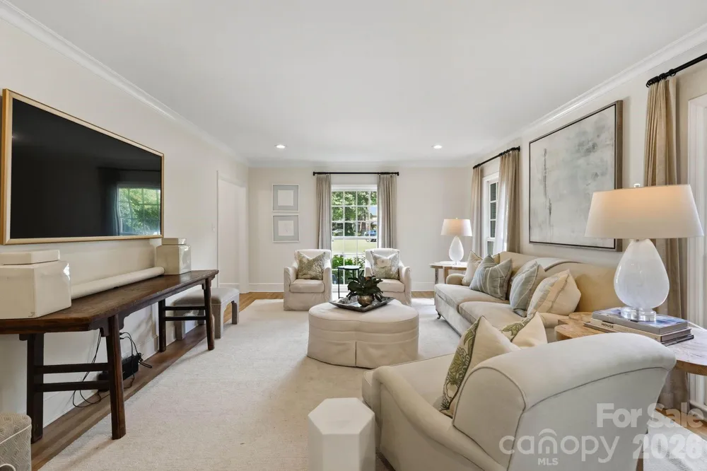 400 Fesbrook Court Charlotte, NC 28270