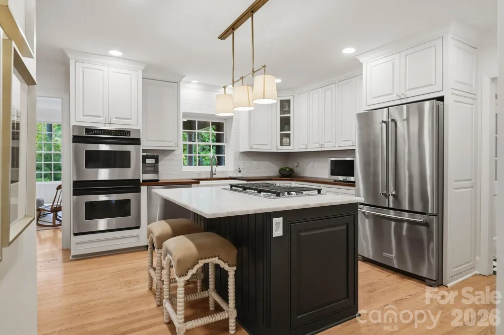 400 Fesbrook Court Charlotte, NC 28270