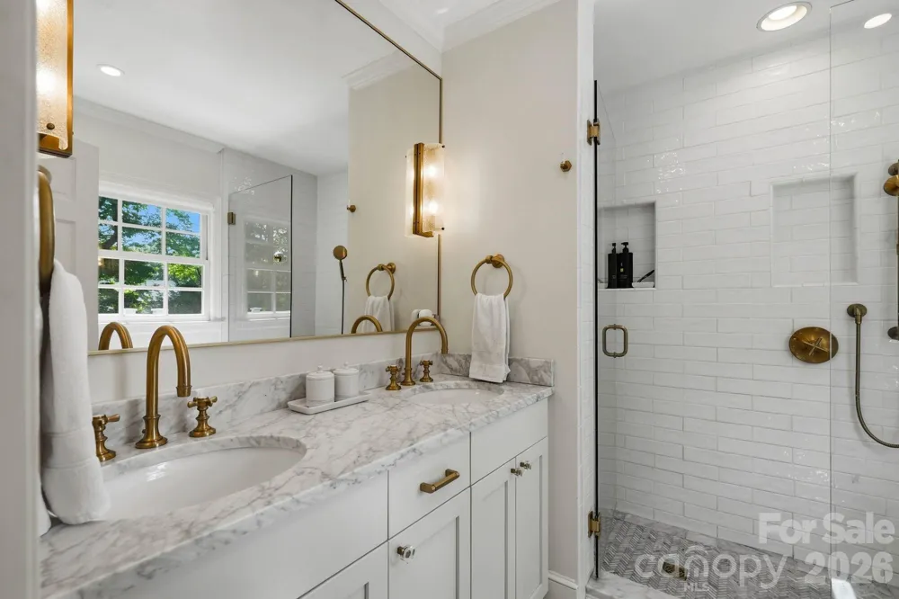 400 Fesbrook Court Charlotte, NC 28270