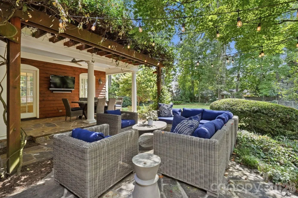 400 Fesbrook Court Charlotte, NC 28270