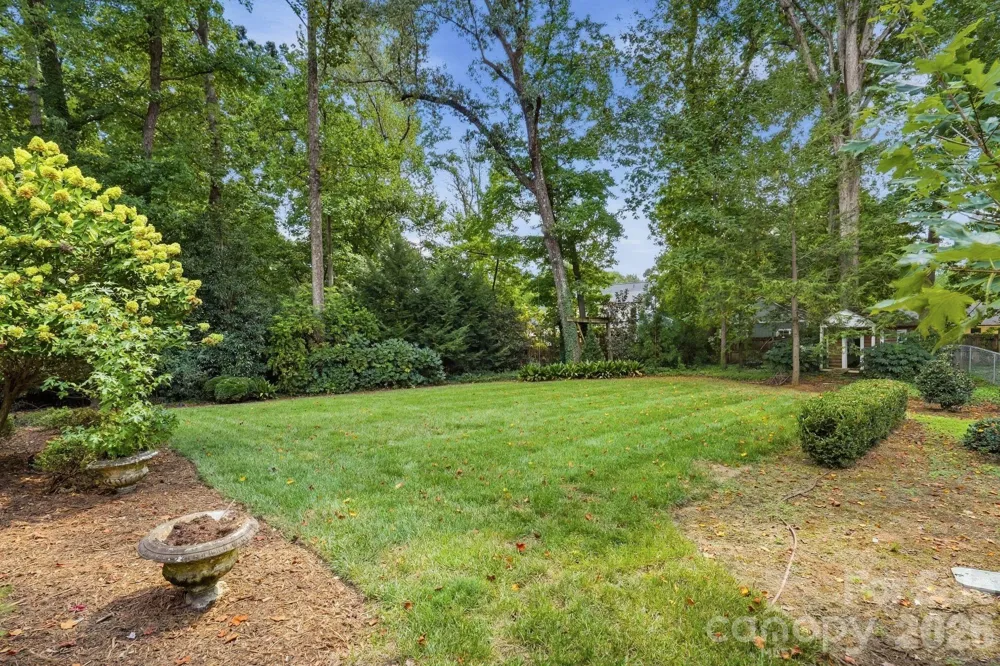 400 Fesbrook Court Charlotte, NC 28270