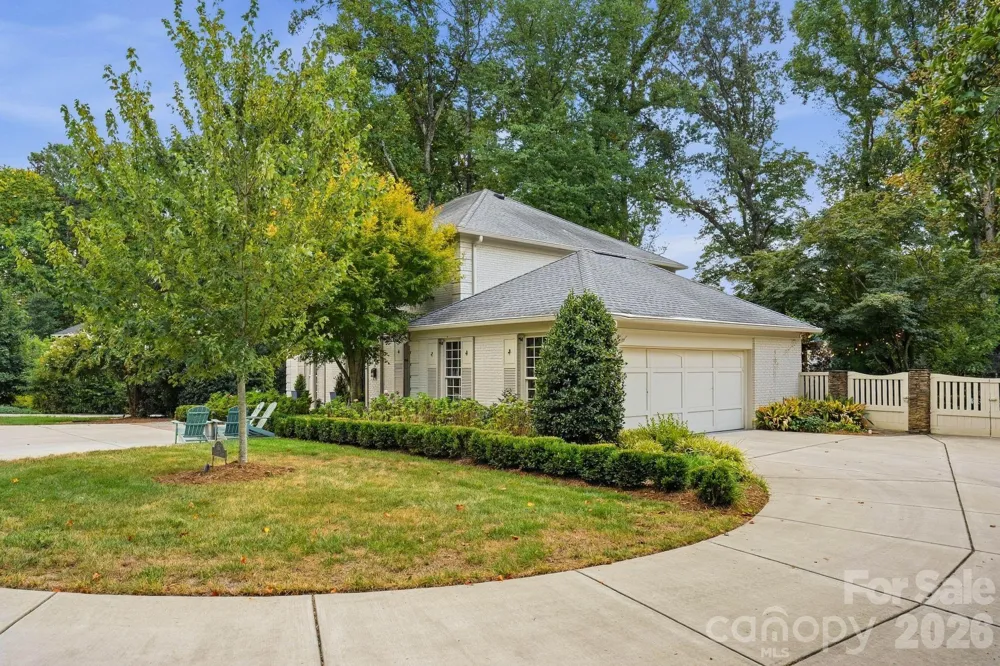 400 Fesbrook Court Charlotte, NC 28270
