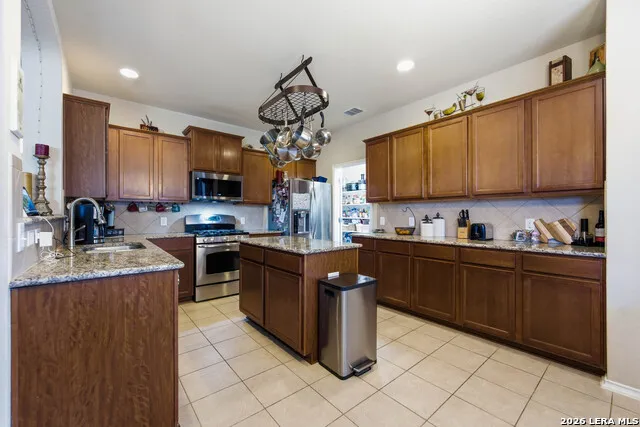 13805 TIVOLI GDNS Live Oak, TX 78233
