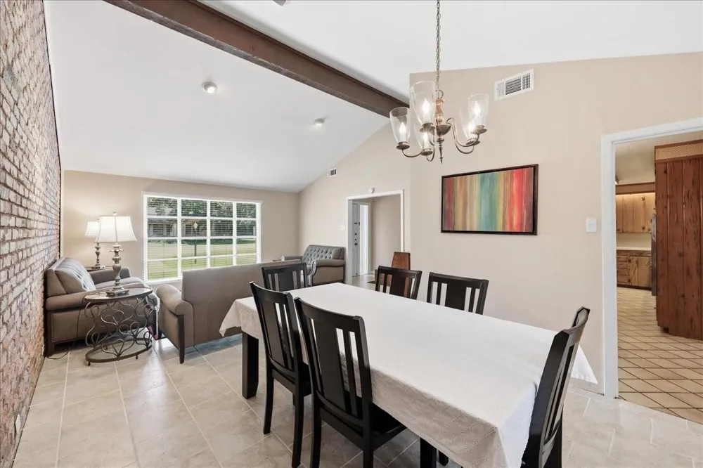 2801 Berry Avenue Groves, TX 77619