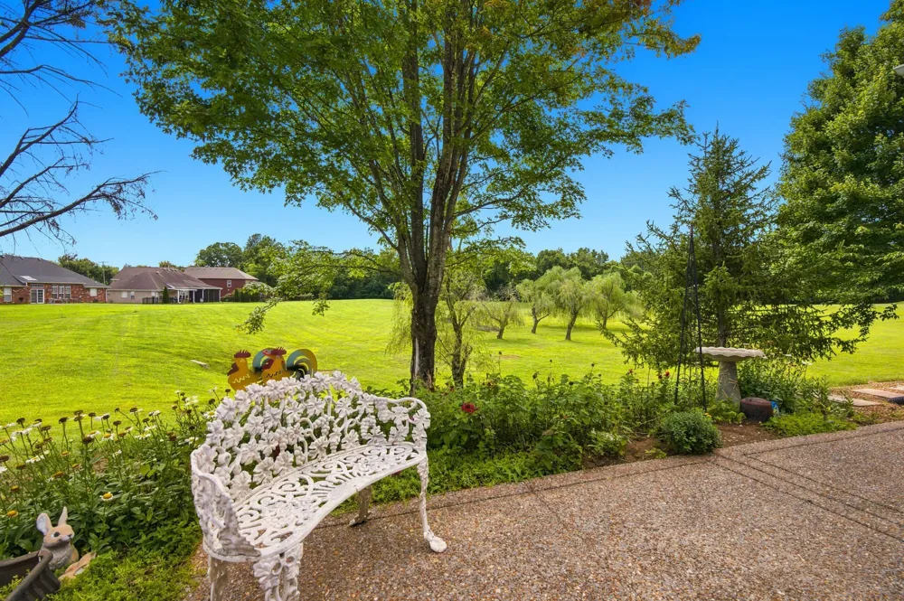 1009 Larkwood Dr Hermitage, TN 37076