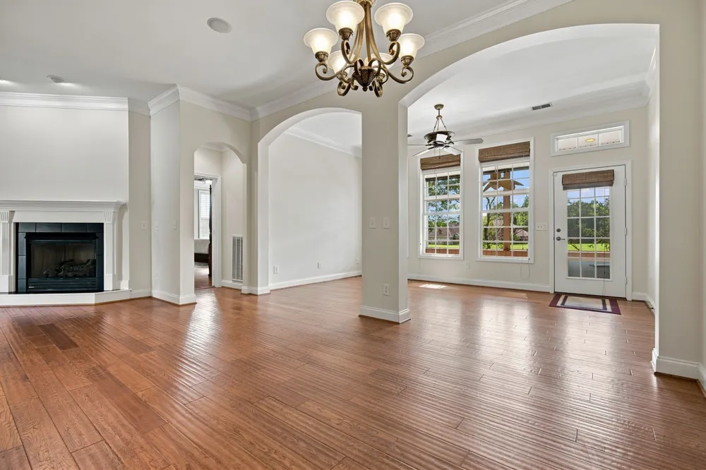 1009 Larkwood Dr Hermitage, TN 37076