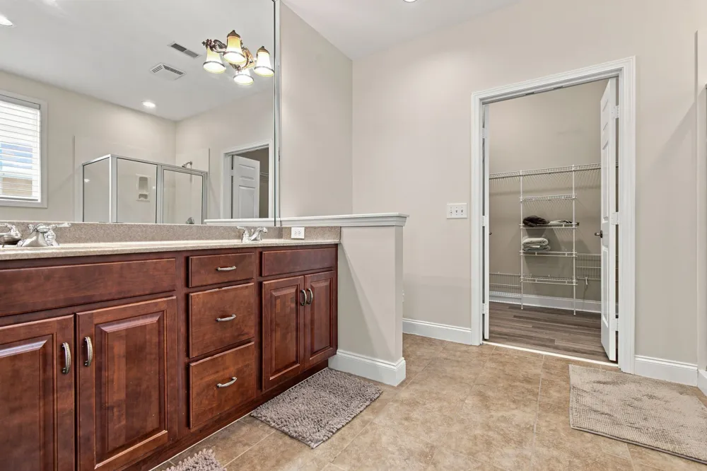 1009 Larkwood Dr Hermitage, TN 37076