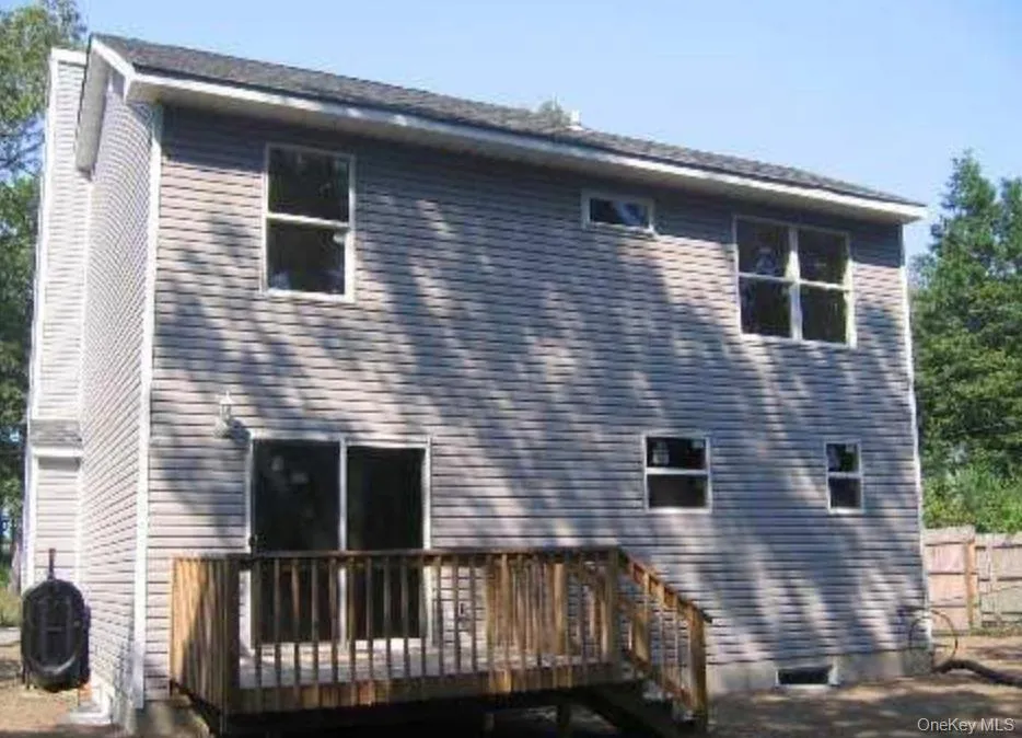 10 Iowa Street Coram, NY 11727