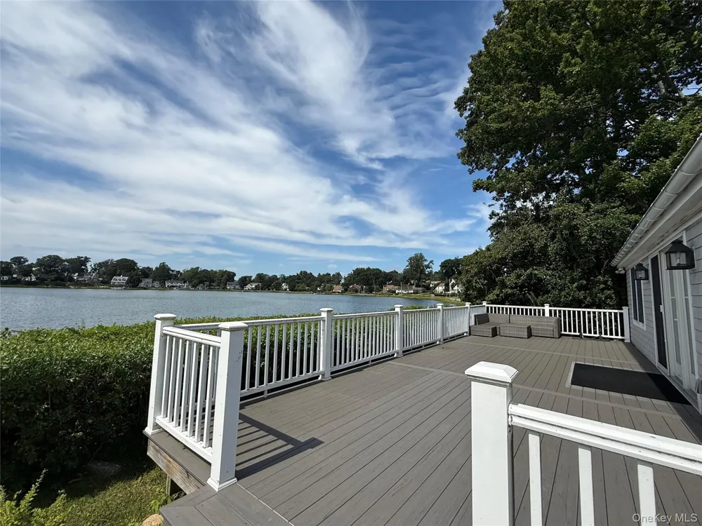 169 E Shore Road Halesite, NY 11743