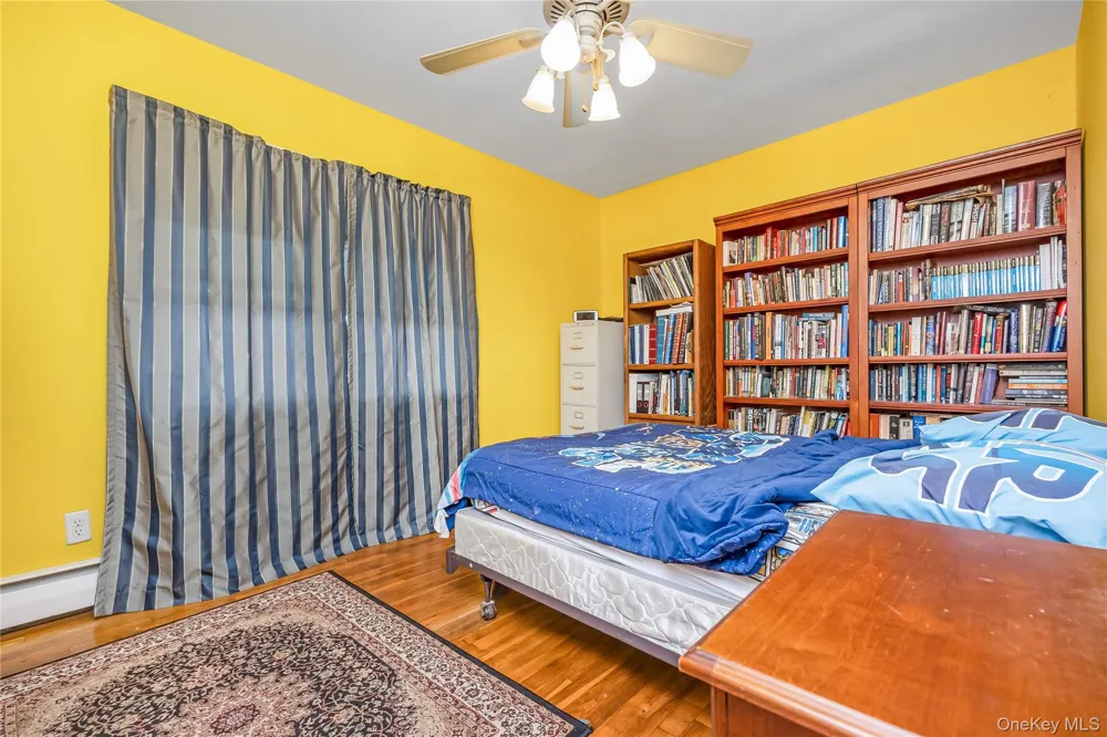 19 Rainbow Lane Lindenhurst, NY 11757