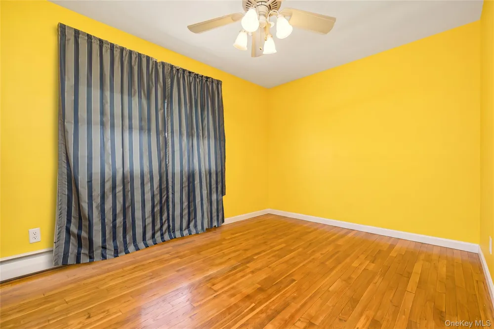 19 Rainbow Lane Lindenhurst, NY 11757