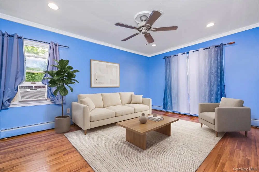 19 Rainbow Lane Lindenhurst, NY 11757
