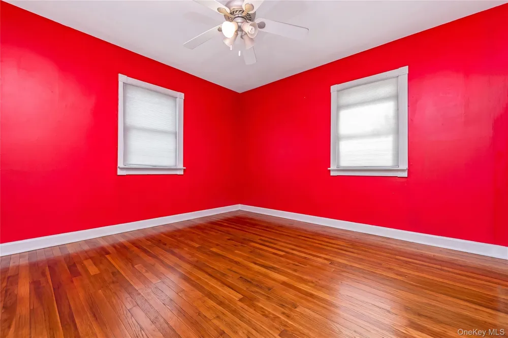 19 Rainbow Lane Lindenhurst, NY 11757