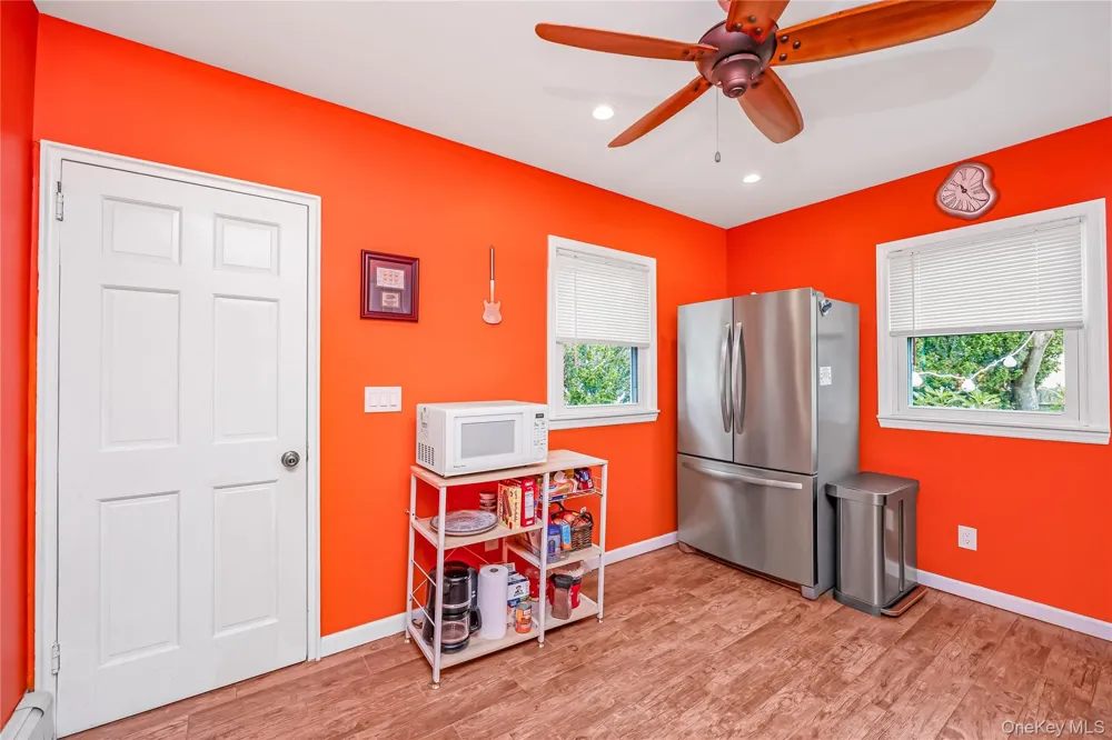 19 Rainbow Lane Lindenhurst, NY 11757