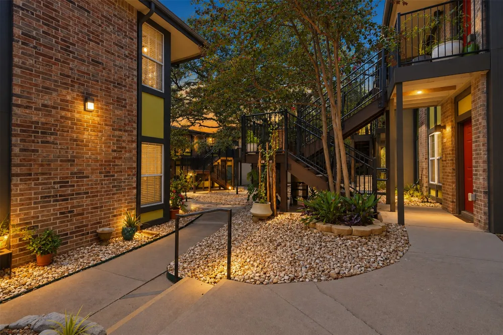 7685 Northcross Drive #908 Austin, TX 78757