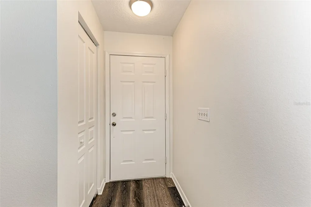 2046 OLD TREVOR WAY Sarasota, FL 34232