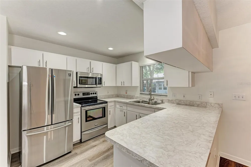 2046 OLD TREVOR WAY Sarasota, FL 34232