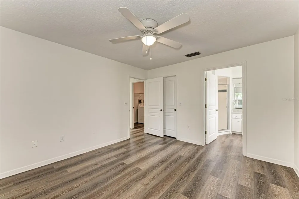 2046 OLD TREVOR WAY Sarasota, FL 34232