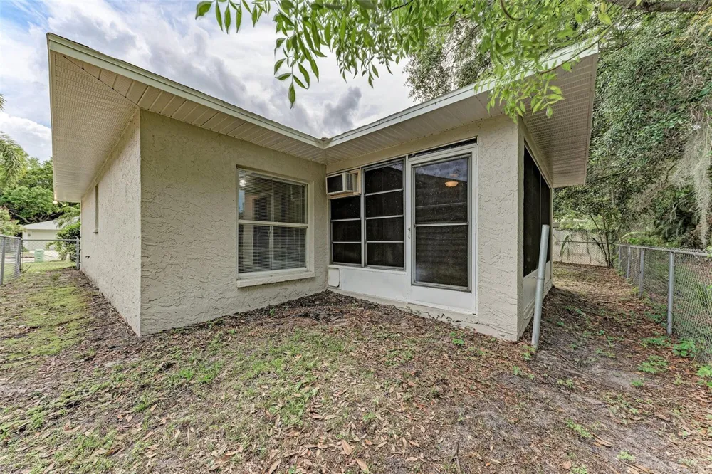 2046 OLD TREVOR WAY Sarasota, FL 34232