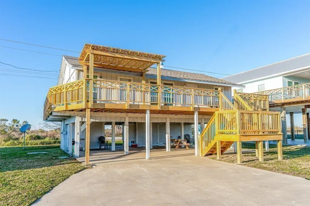 3619 Barracuda Crystal Beach, TX 77650