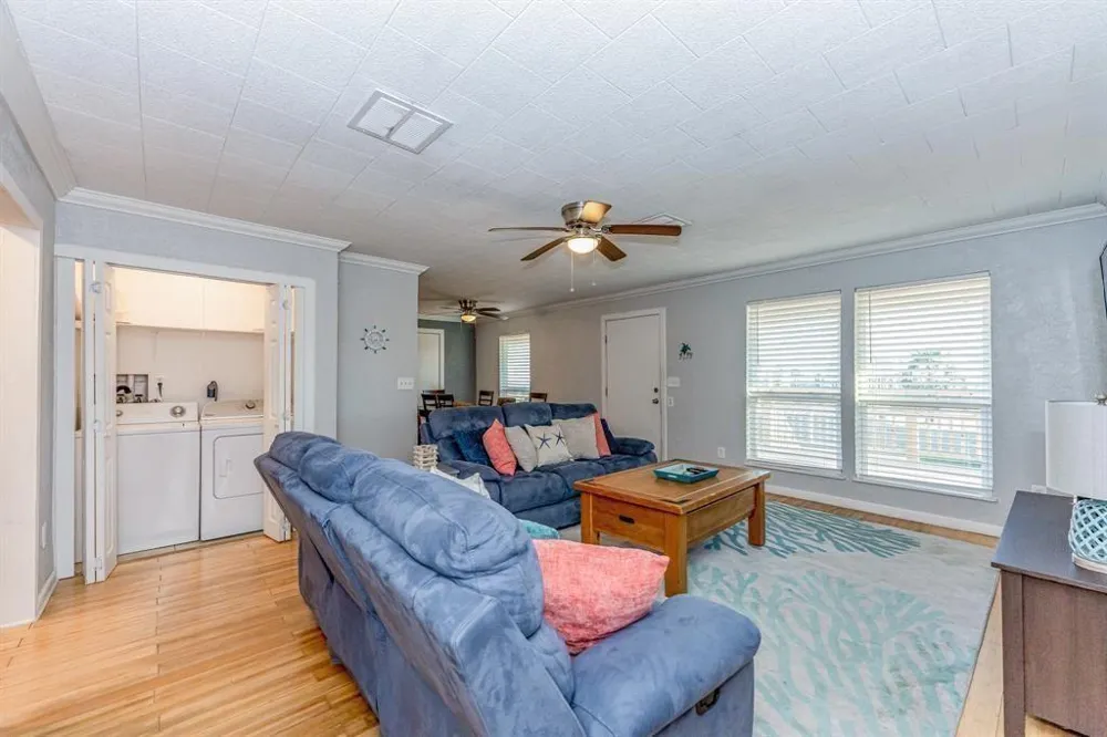 3619 Barracuda Crystal Beach, TX 77650