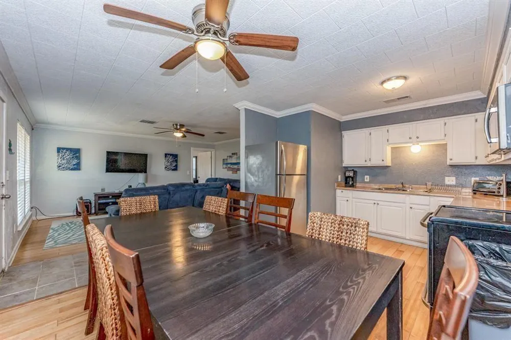 3619 Barracuda Crystal Beach, TX 77650