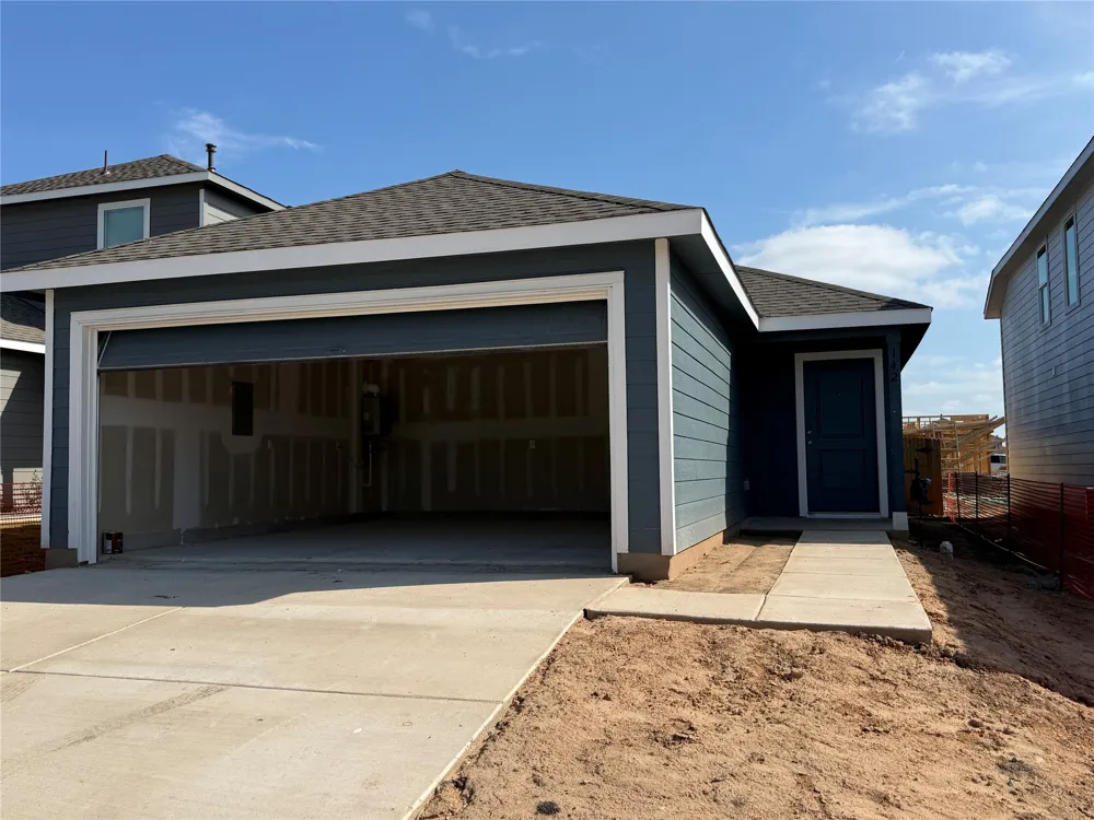 142 Pink Footed Pass Uhland, TX 78640