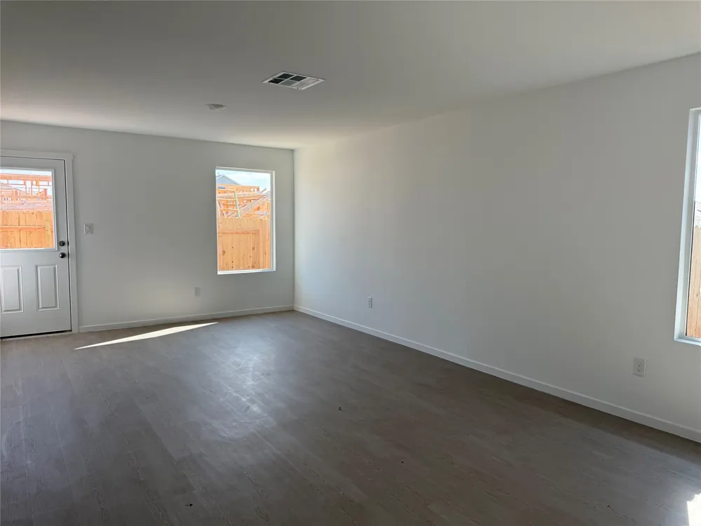 142 Pink Footed Pass Uhland, TX 78640