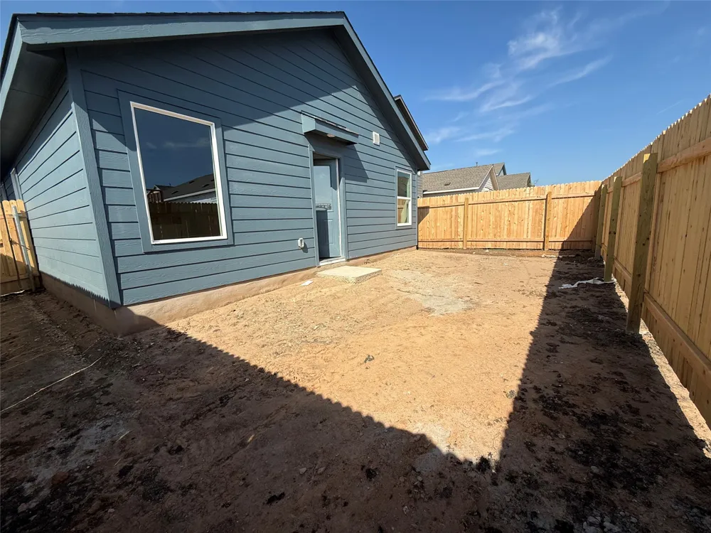 142 Pink Footed Pass Uhland, TX 78640