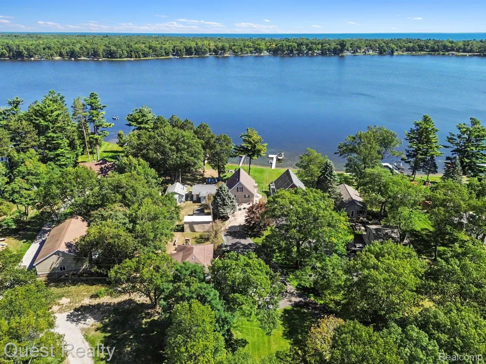 6024 Westshore Drive Oscoda Charter Township, MI 48750