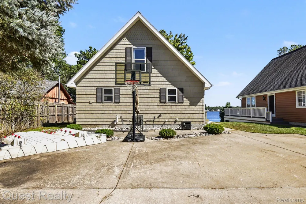 6024 Westshore Drive Oscoda Charter Township, MI 48750