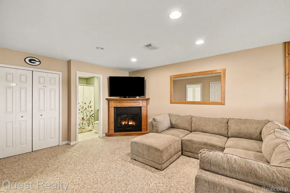 6024 Westshore Drive Oscoda Charter Township, MI 48750