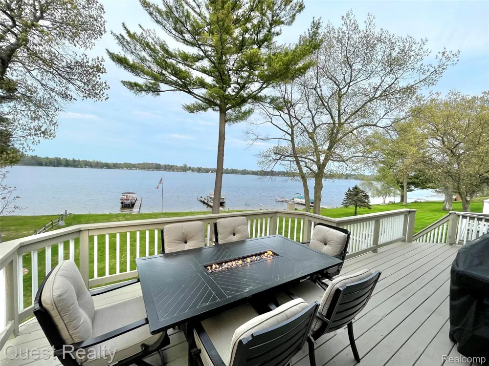 6024 Westshore Drive Oscoda Charter Township, MI 48750
