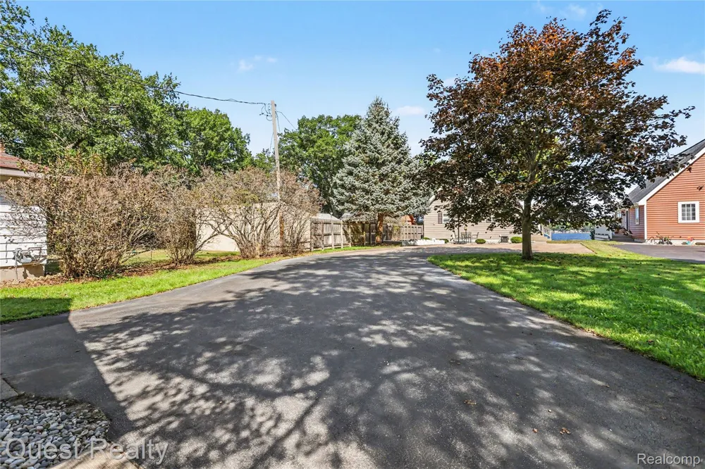 6024 Westshore Drive Oscoda Charter Township, MI 48750