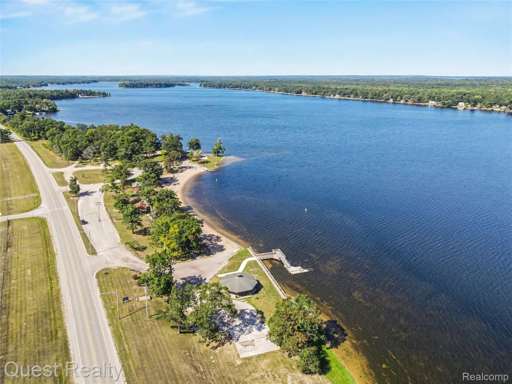 6024 Westshore Drive Oscoda Charter Township, MI 48750