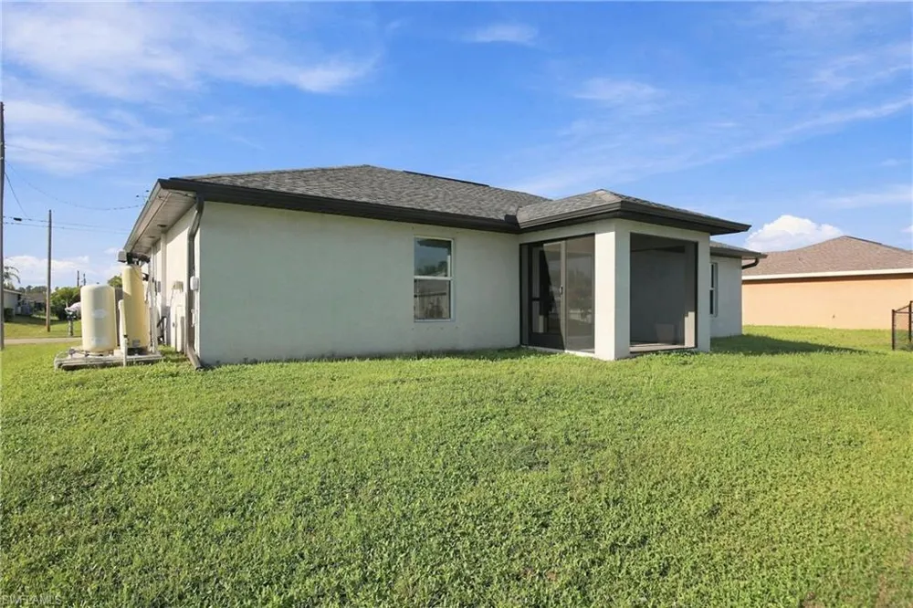1615 NE 34th Lane Cape Coral, FL 33909