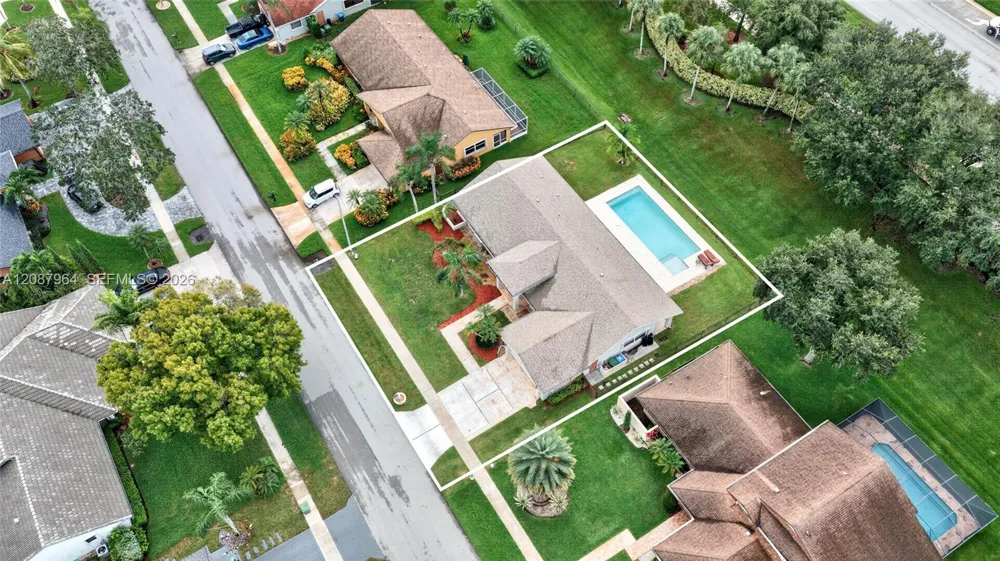 19960 NW 2nd St Pembroke Pines, FL 33029